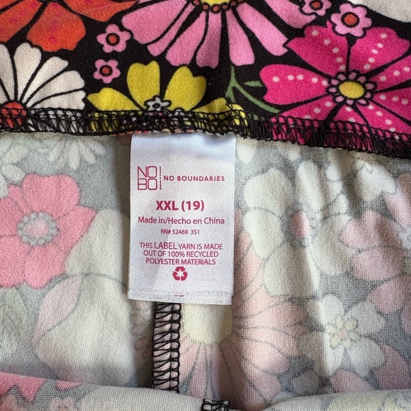 No Boundaries Floral Flare Pants - Picture 5 of 6